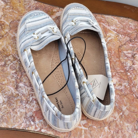 St. John’s Bay Comfort Flats Slip On Sneakers Sz 9 - Picture 3 of 15